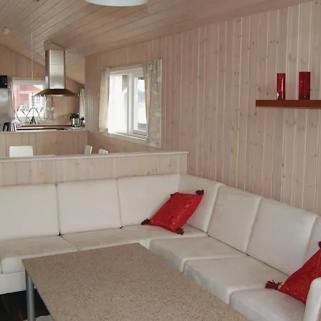 Four-bedroom Holiday In Vaggerlose * Bøtø By