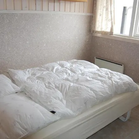 Four-bedroom Holiday In Vaggerlose * Bøtø By
